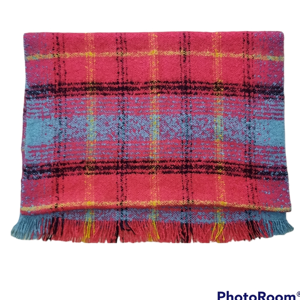 14th And Union Wide Knit Scarf Wrap Pink Plaid Soft Cozy Multi Color Fringed